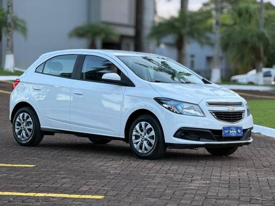 CHEVROLET ONIX 1.4 MPFI EFFECT 8V FLEX 4P AUTOMÁTICO